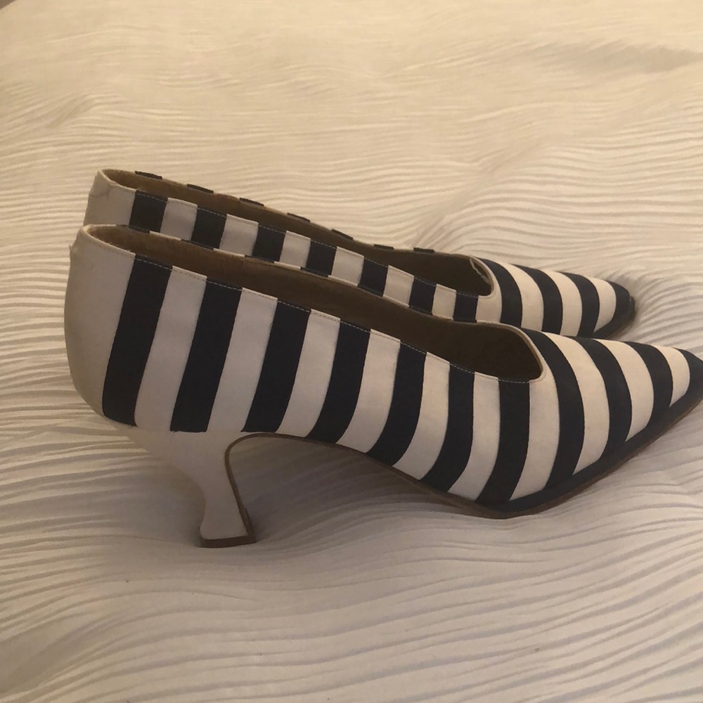 KENNETH COLE HEELS - Picture 6 of 6